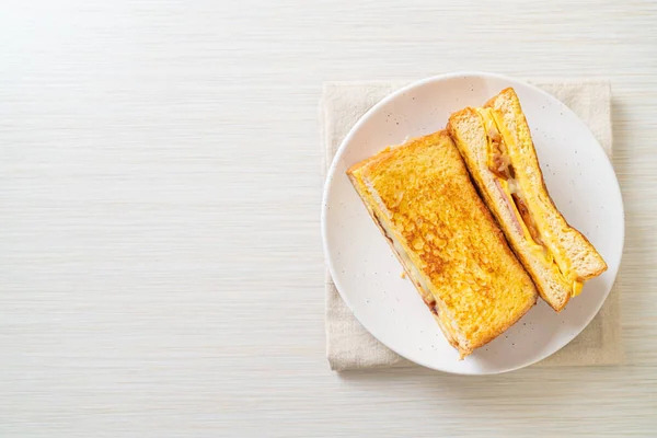 Homemade French Toast Ham Bacon Cheese Sandwich Egg — Stock Photo, Image