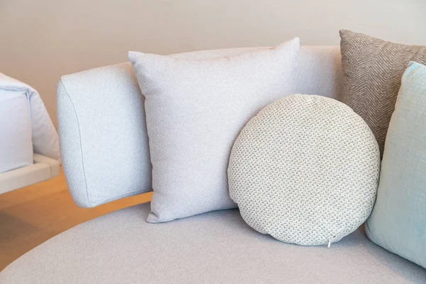 Bela Confortável Travesseiros Decoração Sofá — Fotografia de Stock