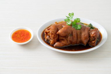 Domuz budu yahnisi ya da domuz budu - Asya yemeği tarzı