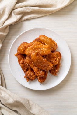 Tayland usulü susamlı kızarmış muz.