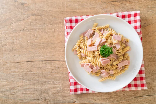 Spirála Nebo Spirála Těstoviny Houbová Smetanová Omáčka Šunkou Italský Jídelní — Stock fotografie