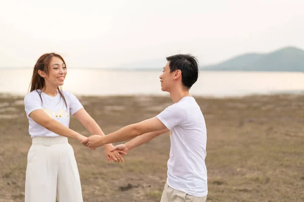 Felice Giovane Coppia Asiatica Sposa Sposo Shirt Pronta Sposarsi Celebrare — Foto Stock