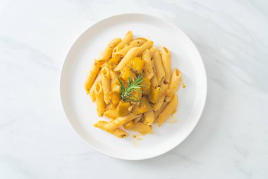 kabaklı makarna alfredo sosu - vejetaryen ve vejetaryen yemek tarzı