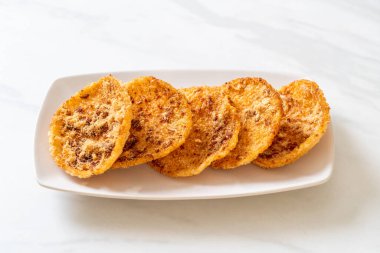 Kurutulmuş domuz pirinçli kraker - Tayland yemeği tarzı