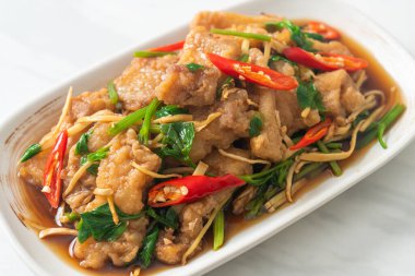 Çin kereviziyle Kızarmış Balık - Asya usulü