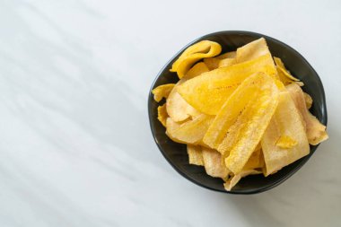 Çıtır muz cipsi. Kızarmış ya da dilimlenmiş muz.