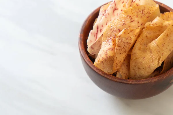 Knusprige Taro Chips Gebraten Oder Gebacken Scheiben Geschnittene Taro — Stockfoto