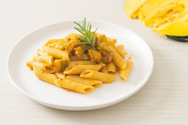 kabaklı makarna alfredo sosu - vejetaryen ve vejetaryen yemek tarzı