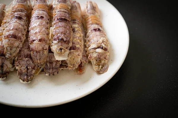 Gedämpfte Flusskrebse Oder Gottesanbeterin Garnelen Oder Stomatopoden Mit Würziger Fischsoße — Stockfoto