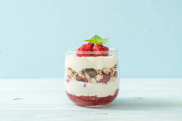 Frambuesa Fresca Yogur Con Granola Estilo Comida Saludable — Foto de Stock