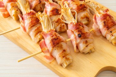 Pastırmalı Altın İğne Mantar Şişleri