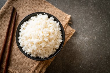 Tayland yaseminli beyaz pirinç kasesi.