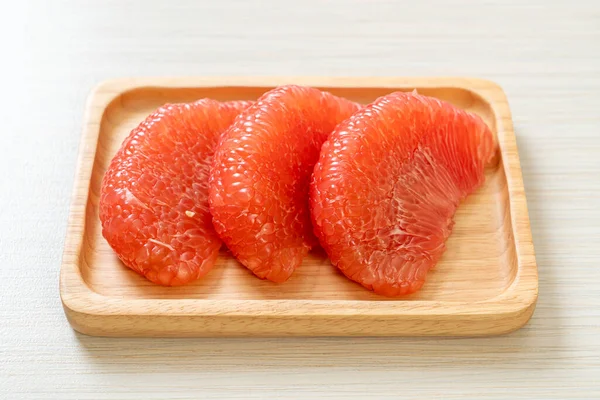 Frische Rote Pomelo Früchte Oder Grapefruit Auf Dem Teller — Stockfoto