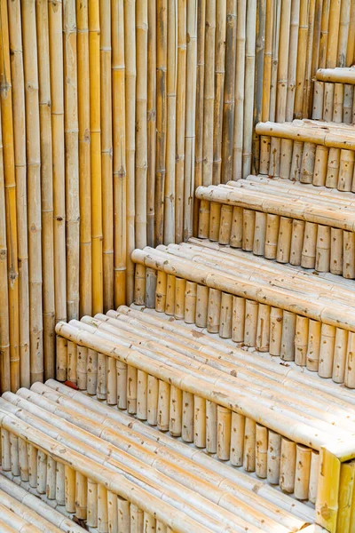 Vacker Utomhus Bambu Trappa Trappsteg Dekorerad Trädgården — Stockfoto