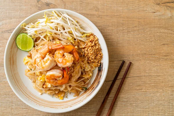 Fideos Fritos Con Camarones Brotes Pad Thai Estilo Comida Asiática — Foto de Stock