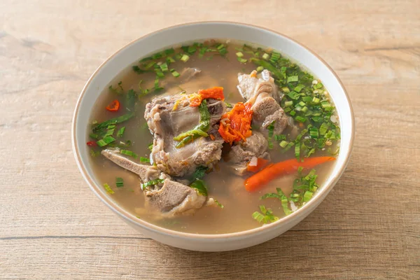 Baharatlı Doğranmış Domuz Kemiği Çorbası veya Baharatlı Leng Çorbası - Asya usulü