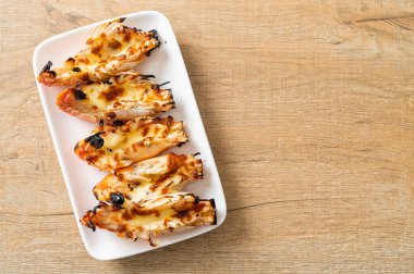 ızgara nehir karidesi veya peynirli karides - deniz ürünleri tarzı