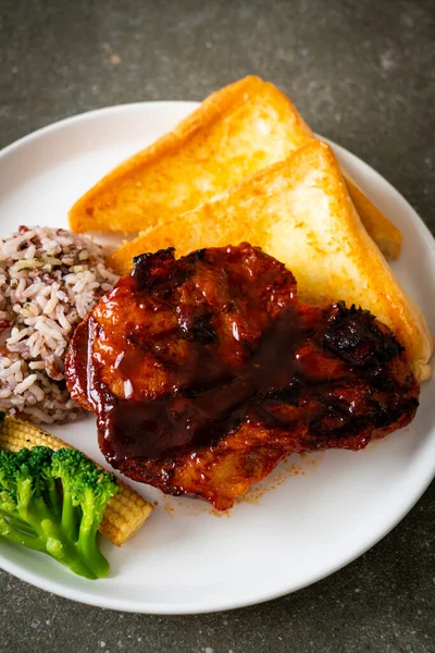Barbecue Pork Steak Rice Berry White Plate — Foto de Stock