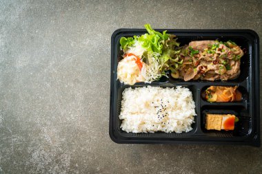 Japon pilavı ve domuz eti, Japon yemeği.