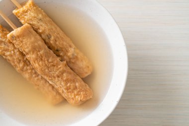 Odeng - Kore usulü balık şiş çorbası - Kore sokak yemeği tarzı