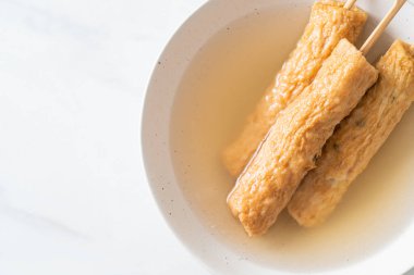 Odeng - Kore usulü balık şiş çorbası - Kore sokak yemeği tarzı