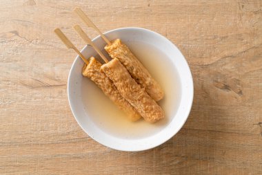 Odeng - Kore usulü balık şiş çorbası - Kore sokak yemeği tarzı