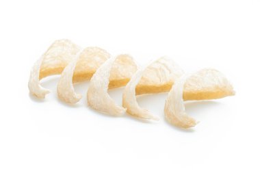 Taze yenebilir kuş yuvası ya da kırlangıç yuvası hammadde mutfağı beyaz arka planda sağlıklı izole edilmiş sağlıklı yiyecekler için pahalı yemekler.