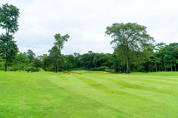 Green Sand Bunkers Golf Course Mountain Hill Background — Zdjęcie stockowe