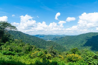 Khao Yai manzara dağı ve Tayland 'da mavi gökyüzü manzarası