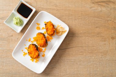 Ebiko Suşi ya da Karides Yumurtalı Suşi - Japon yemek tarzı