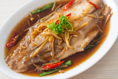 Soya soslu balık buğulama - Asya yemeği tarzı