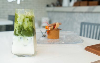 Masada buzlu kibrit yeşil çay lattesi