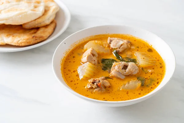 Chicken Curry Soup Roti Naan Chicken Tikka Masala Asian Food — Stockfoto