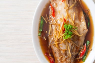 Soya soslu balık buğulama - Asya yemeği tarzı