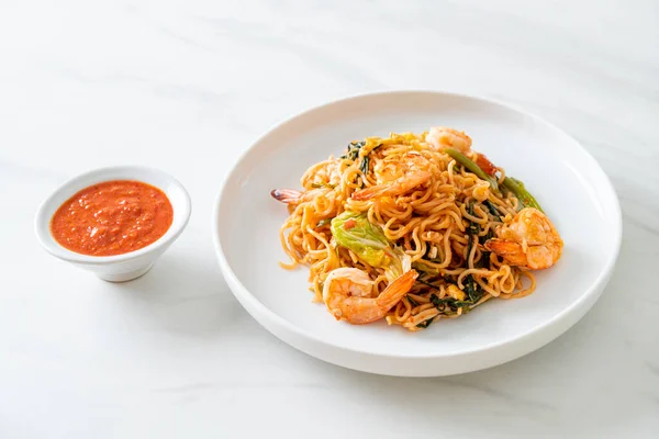 Stir Fried Instant Noodles Sukiyaki Shrimps Asian Food Style — Stock Photo, Image