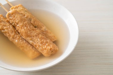 Odeng - Kore usulü balık şiş çorbası - Kore sokak yemeği tarzı