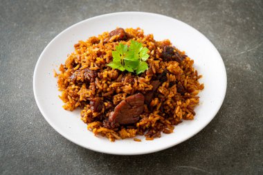 Nasi goreng - Endonezya usulü kızarmış pilav - Asya usulü