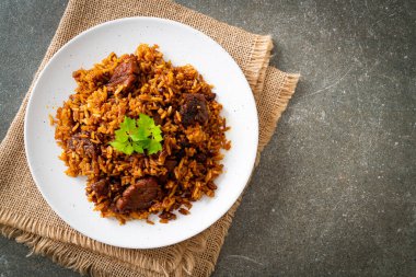 Nasi goreng - Endonezya usulü kızarmış pilav - Asya usulü