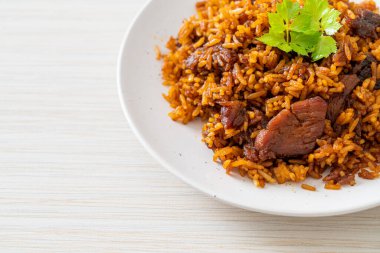 Nasi goreng - Endonezya usulü kızarmış pilav - Asya usulü