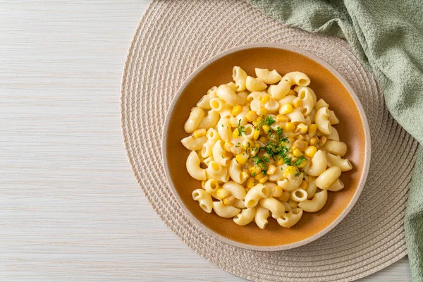 Macarrão Com Queijo Cremoso Milho Prato — Fotografia de Stock