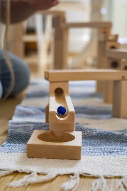 Metalik top sürüşü labirent inşaatçısı oyuncak Maria Montessori ekolojik malzemeler