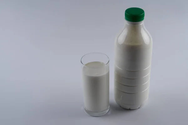 Bouteille Verre Kéfir Yaourt Lait Isolé Sur Fond Blanc Avec — Photo