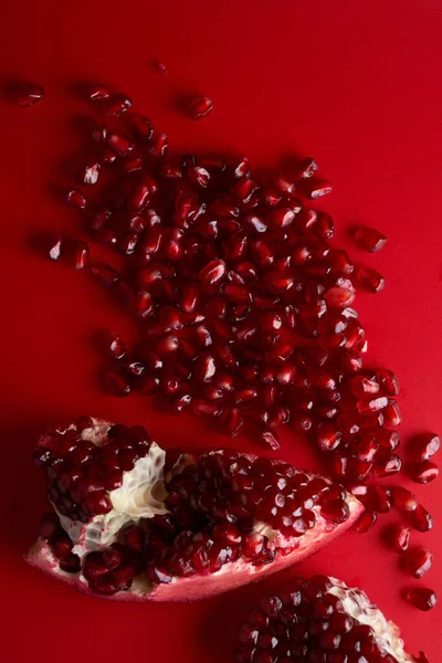 Ruby Ripe Fresh Juicy Sliced Pomegranate Isolated Red Background — Stock Photo, Image