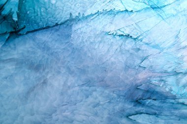 Soyut lacivert okyanus gökyüzü suluboya arka plan. çivit mavisi boya lekeleri, lekeler, su dalgaları, lüks sıvı sıvı duvar kağıdı.