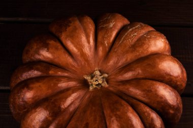 Olgunlaşmış turuncu balkabağı yakın plan