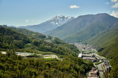 Dağ yaz manzarası, krasnaya polyana üst manzarası, Soçi Rusya