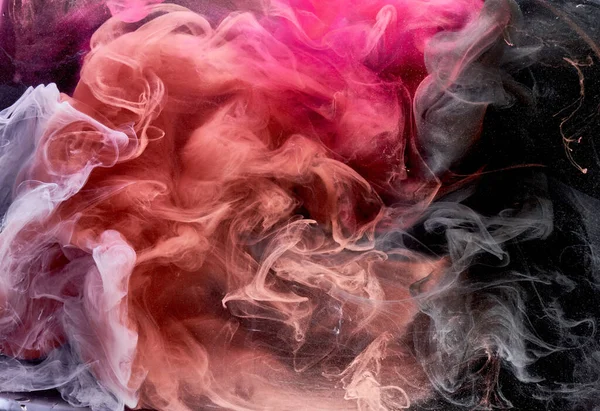 Meerkleurige Roze Rook Zwarte Inkt Achtergrond Kleurrijke Mist Abstracte Wervelende — Stockfoto