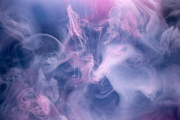 Dym Liliowy Czarnym Tle Atramentu Kolorowa Różowa Mgła Abstrakcyjne Wirujące — Zdjęcie stockowe
