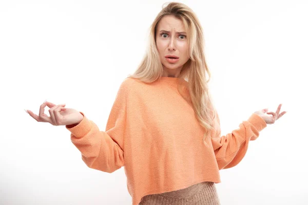 Smart Blonde Girl Casual Shrugging Hands Thinks Doubts Makes Decision — Stock Photo, Image