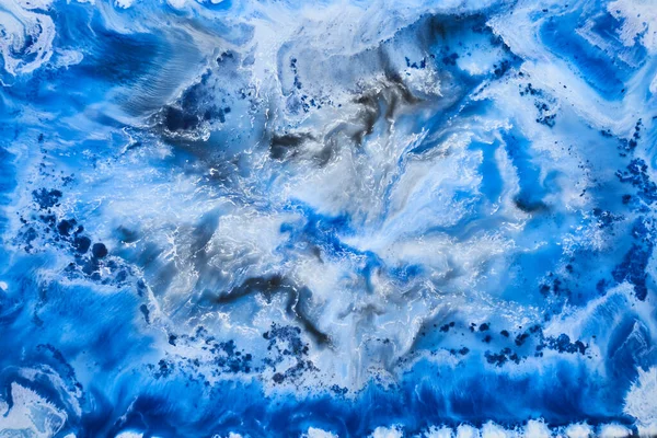 青インク抽象的な背景 水の下の冬の塗料のパターン アクリル顔料の汚れ スプラッシュや縞 — ストック写真